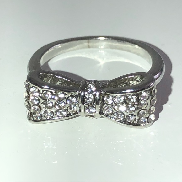 LAST ONE‼️ Silver Rhinestones  Bow Diamond Ring - Picture 6 of 9